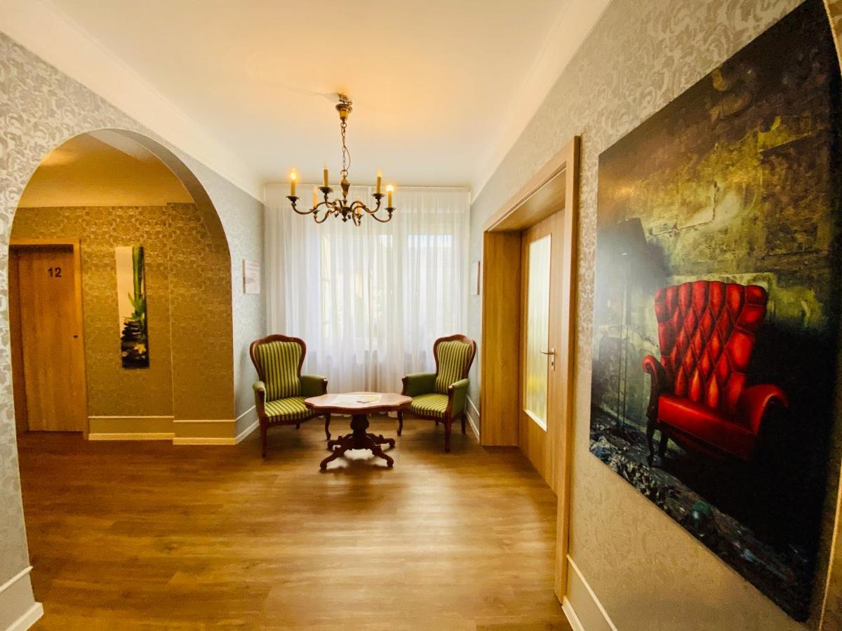 Gaestehaus Am Kurpark Hotel Garni Хорн-Бад Майнберг Екстериор снимка