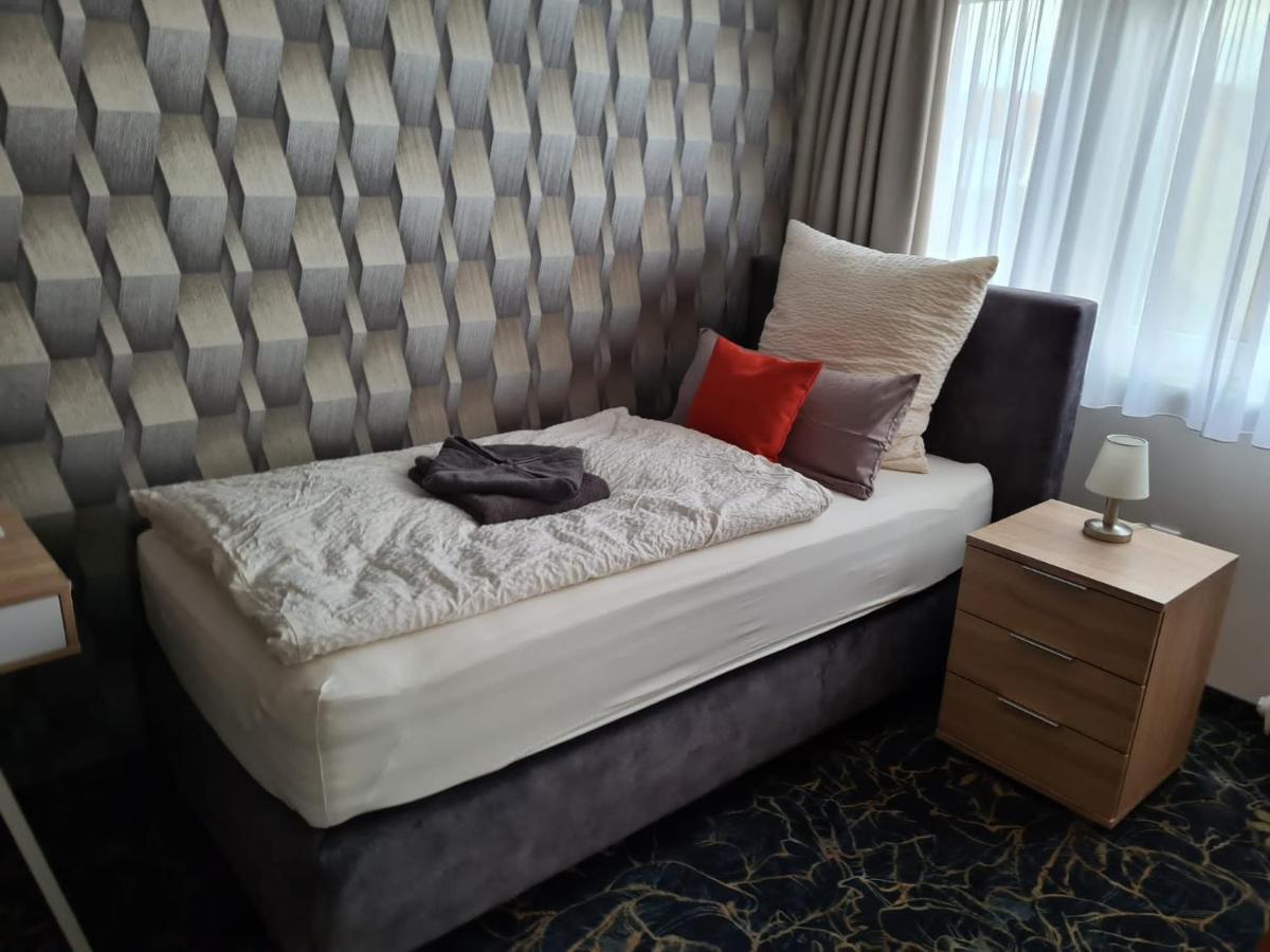 Gaestehaus Am Kurpark Hotel Garni Хорн-Бад Майнберг Екстериор снимка