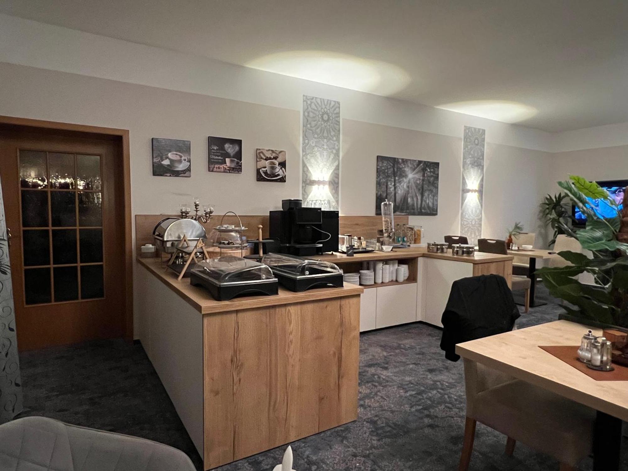 Gaestehaus Am Kurpark Hotel Garni Хорн-Бад Майнберг Екстериор снимка