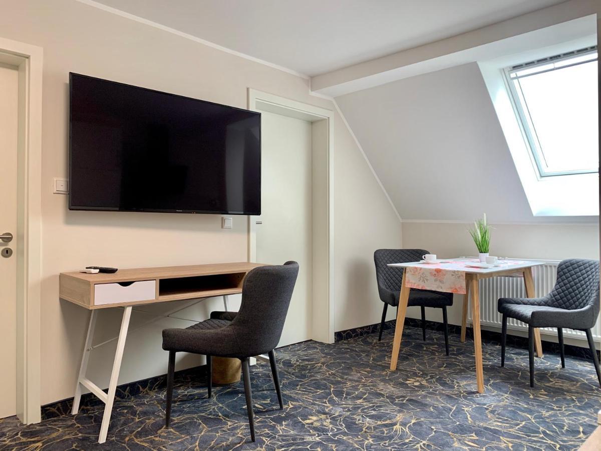 Gaestehaus Am Kurpark Hotel Garni Хорн-Бад Майнберг Екстериор снимка
